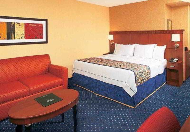 Courtyard By Marriott Baltimore Hunt Valley Room photo
